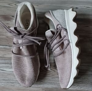 Sorel Kinetic Lace Up Walking Sneakers Pink Gray NL3227-257 sz 10